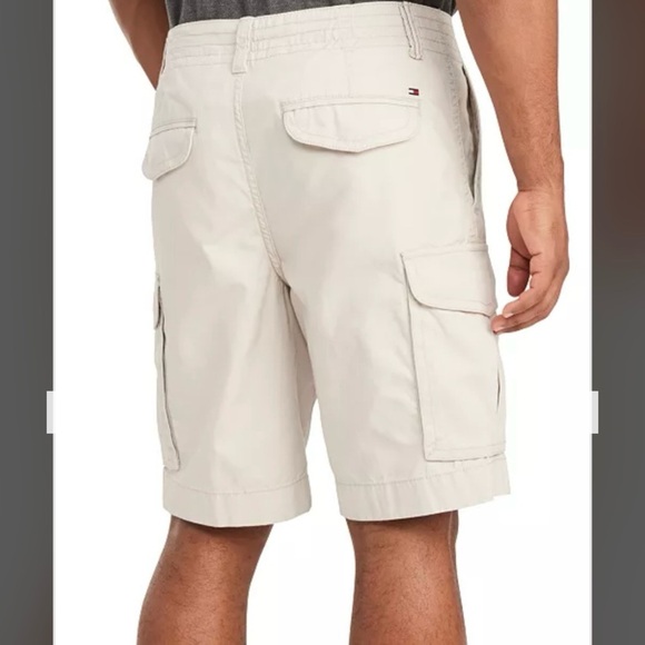 Tommy Hilfiger Men's Essential 10" Solid Cargo Shorts in Stone Size 30 - Picture 2 of 10